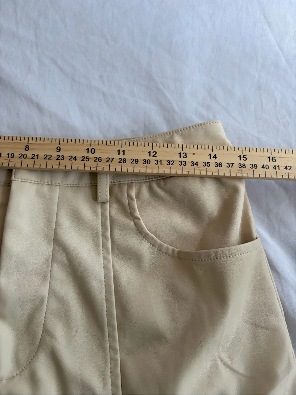 PacSun Cream Faux Leather Mini Skirt Women’s Size M Y2K